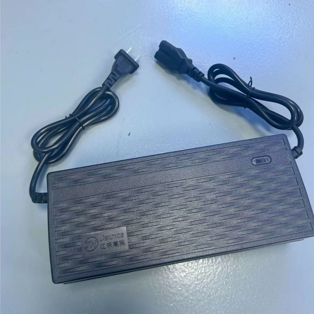 电摩和电轻摩84V5A充电器