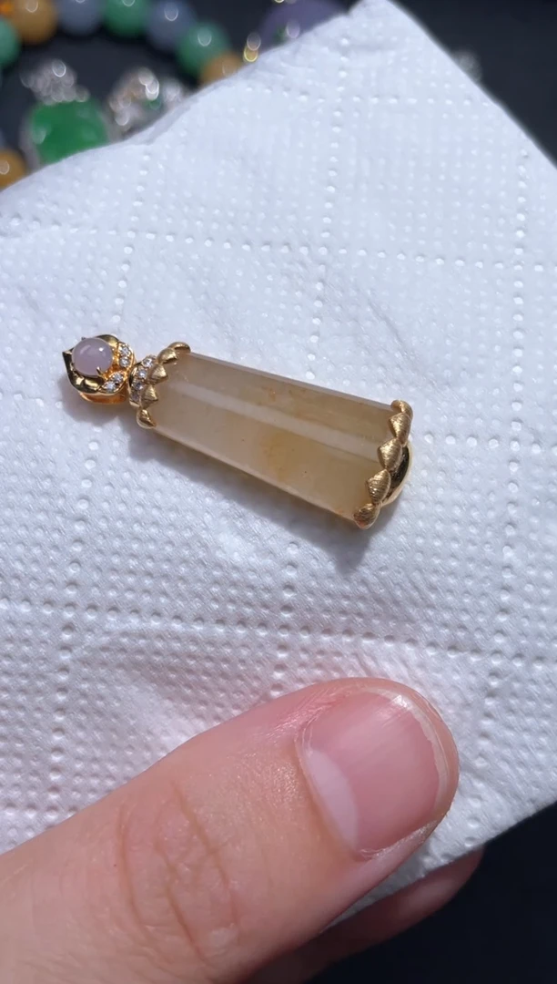 颈饰18K金镶嵌翡翠12