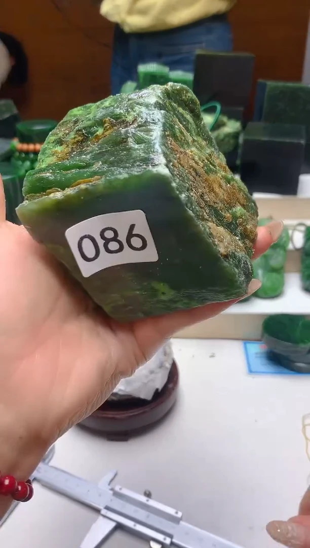 未镶嵌和田玉（碧玉）珠宝半成品0