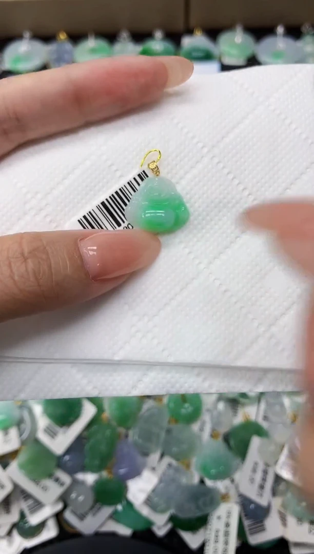 颈饰18K金镶嵌翡翠11111111111