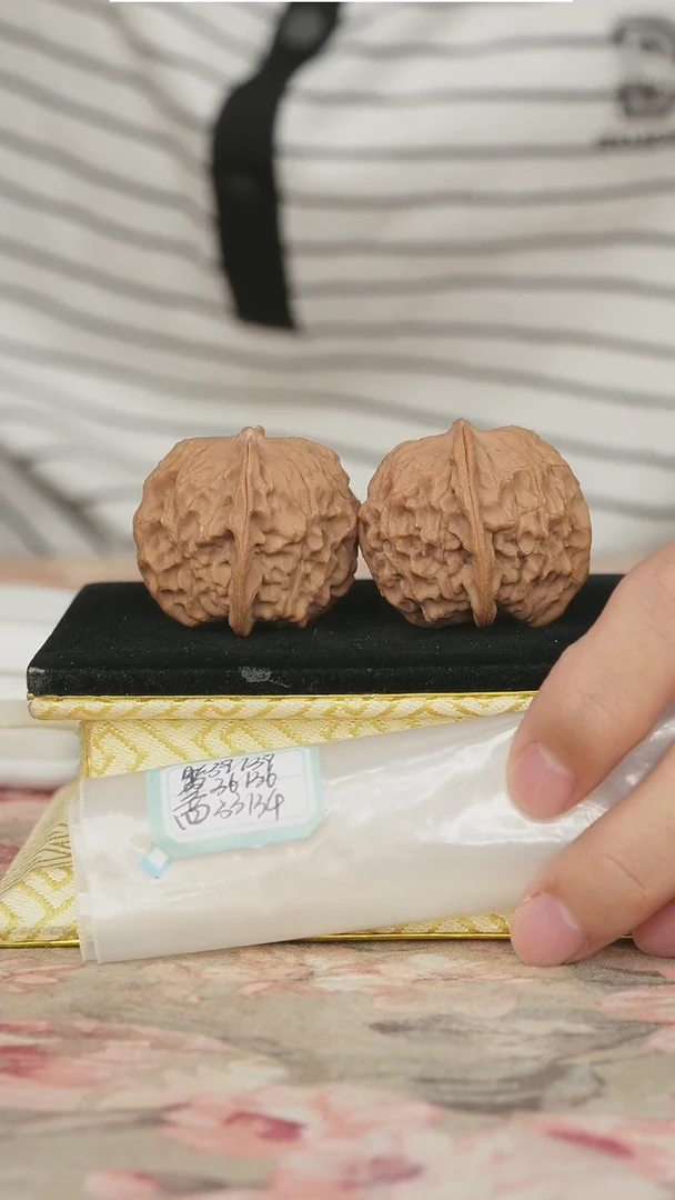 文玩核桃把件非嫁接元宝尖微修