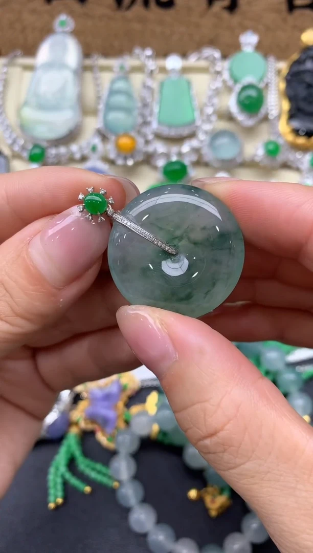 【闪购商品】翡翠颈饰18K金镶嵌111-中国好珍宝