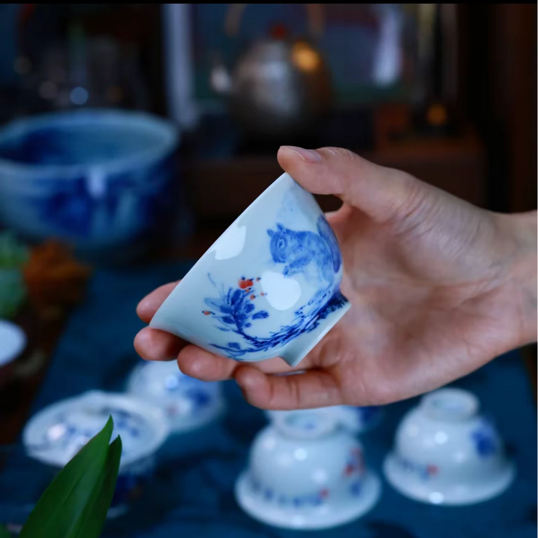张剑平老师，小松鼠茶杯陶瓷家用，高温釉下彩约80-100CC
