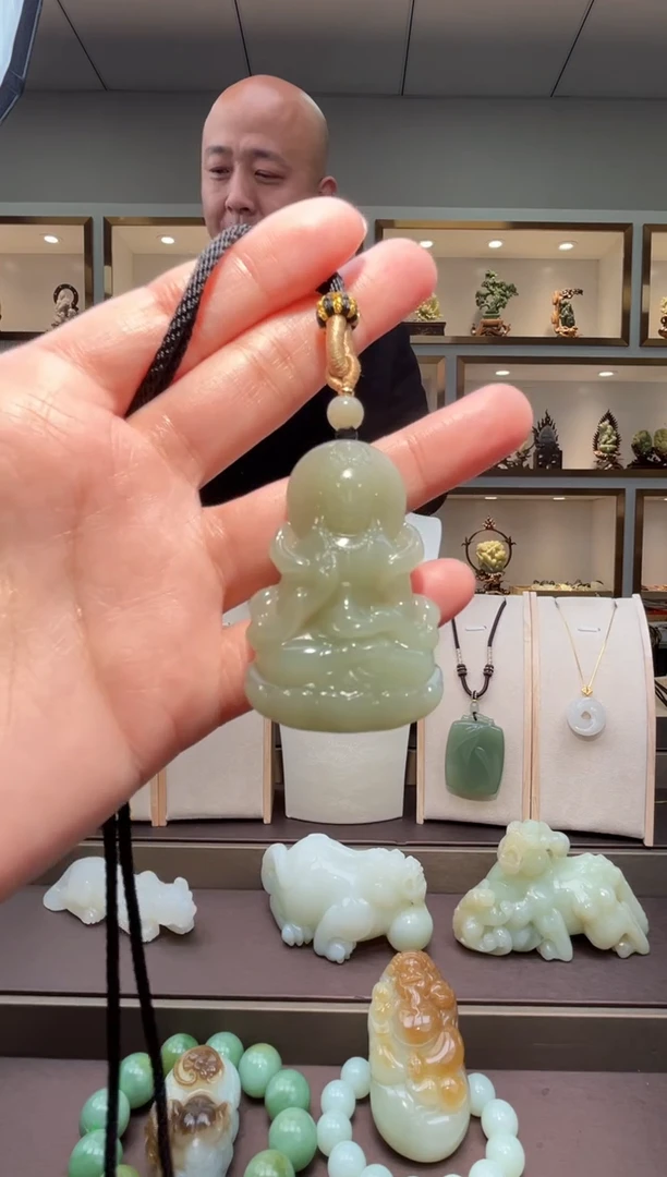 颈饰未镶嵌和田玉苏