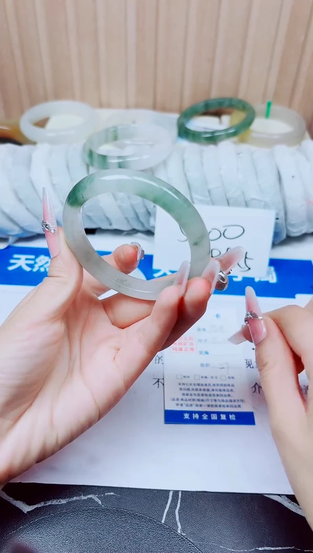 石英质玉手镯未镶嵌138/54.2