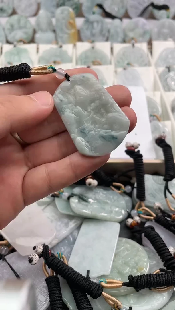 颈饰未镶嵌翡翠26/01/03/44