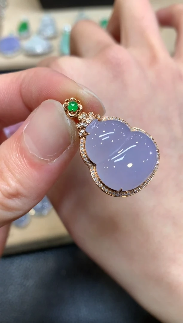 【闪购商品】翡翠颈饰18K金镶嵌葫芦【无服务费】