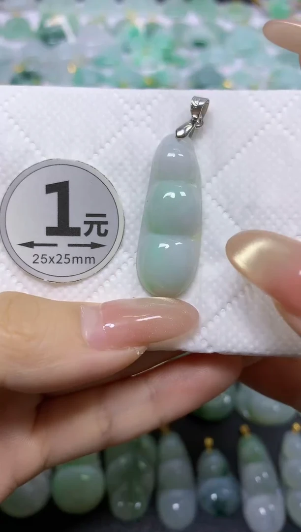 颈饰未镶嵌翡翠天然翡翠A货