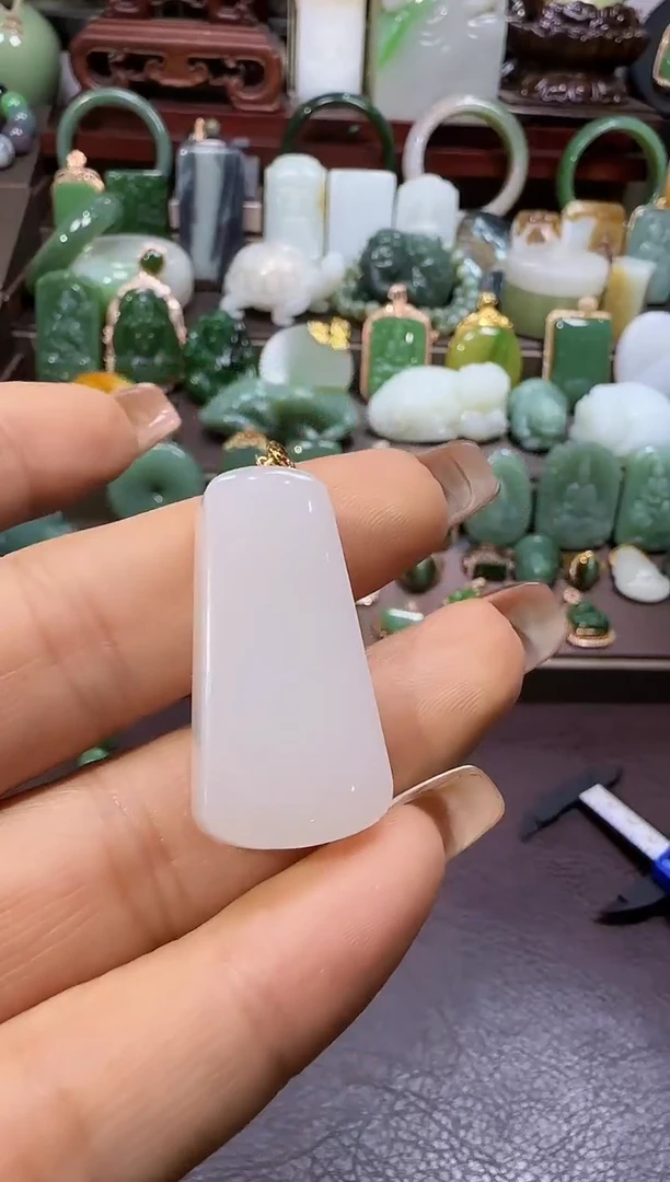 18K金镶嵌和田玉挂件【宏0103】38