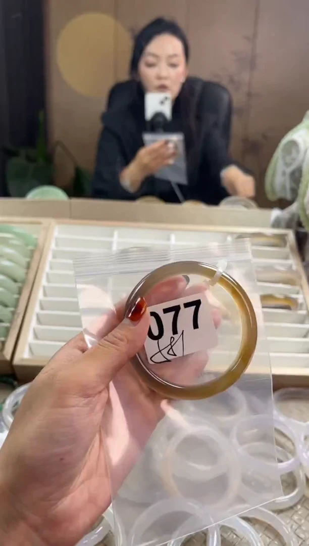 手镯玛瑙/玉髓未镶嵌077