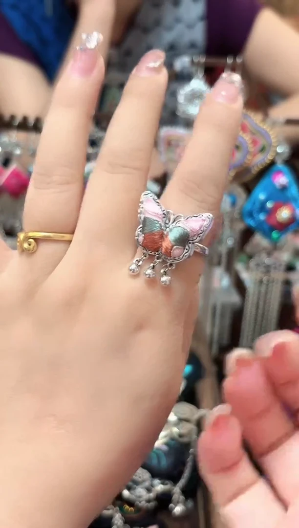 织绣 云织谣民族风精美饰品   178