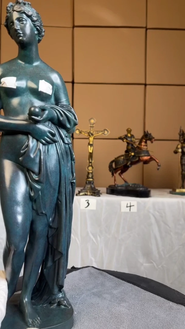 精铜材质精美雕塑