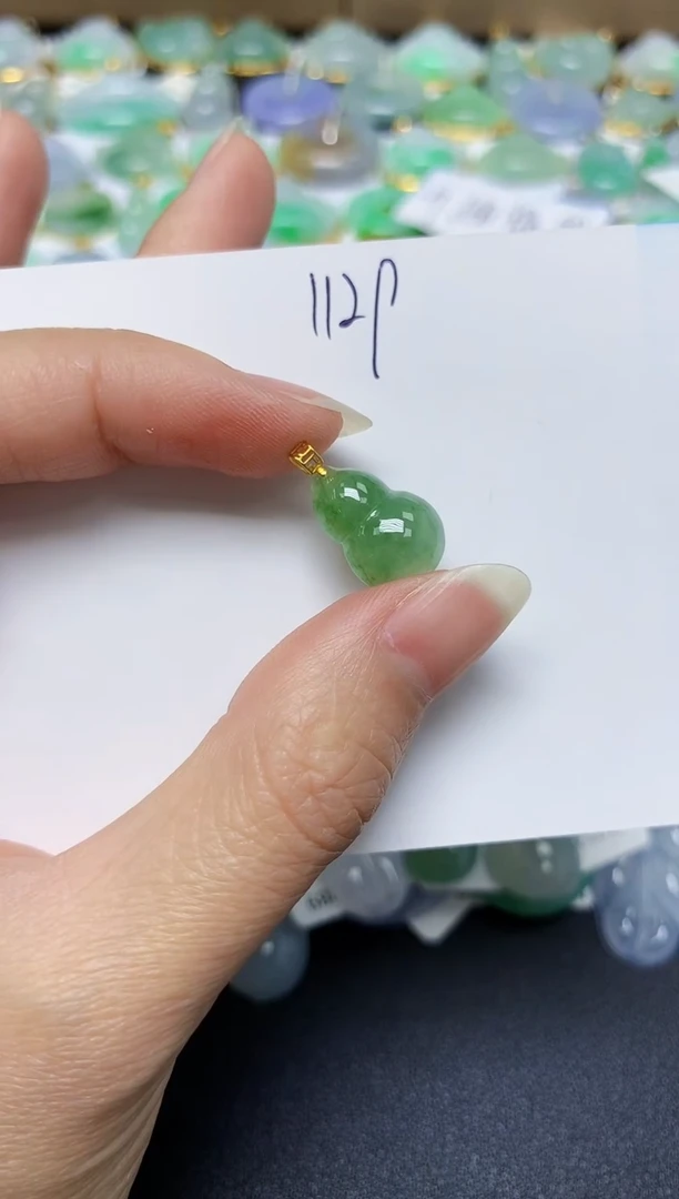 翡翠未镶嵌颈饰 天然翡翠A货