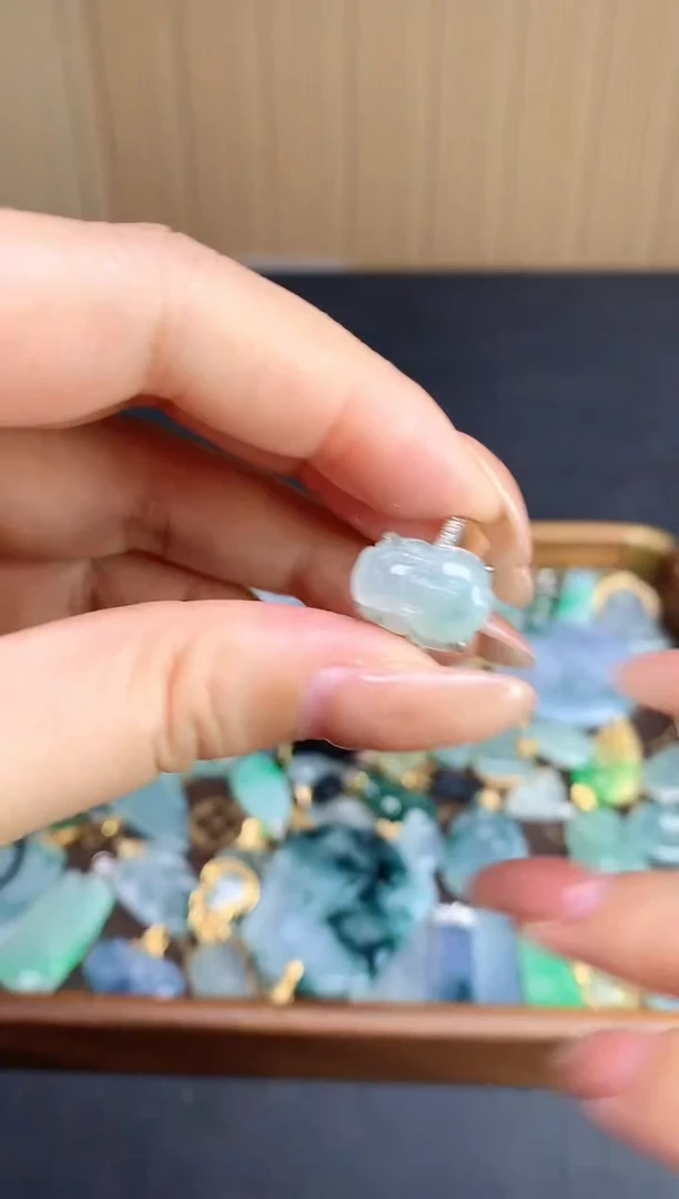 颈饰银S925镶嵌翡翠2025120201