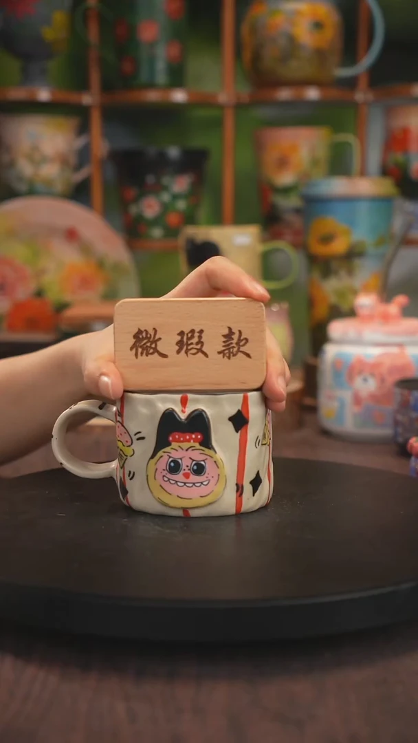 景德镇釉下彩手绘拉布布微瑕