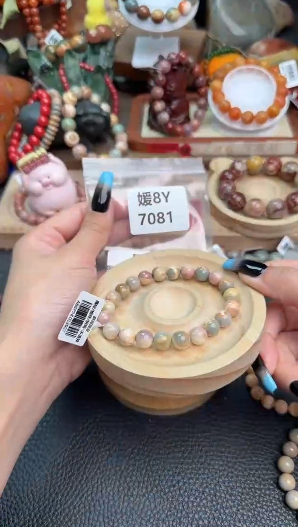 【闪购商品】石英质玉手链未镶嵌8Y7081