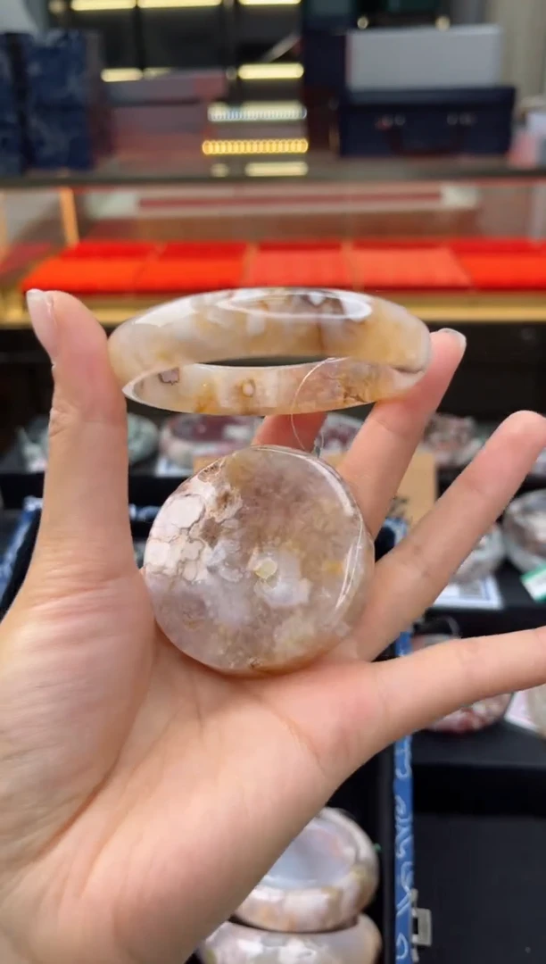 石英质玉手镯未镶嵌56圈口（赠送镯心）1688890