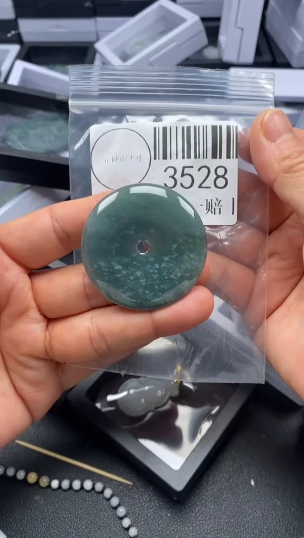 吊坠(不含链)未镶嵌翡翠3528