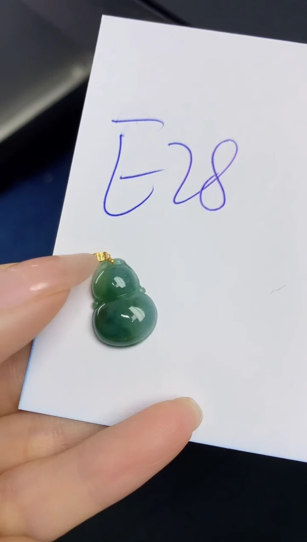 翡翠未镶嵌颈饰天然缅甸翡翠A货