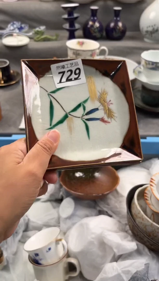 瓷片哆*729