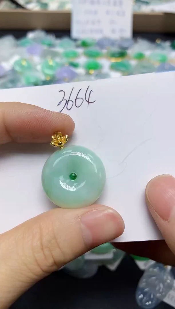 翡翠未镶嵌颈饰天然缅甸翡翠A货