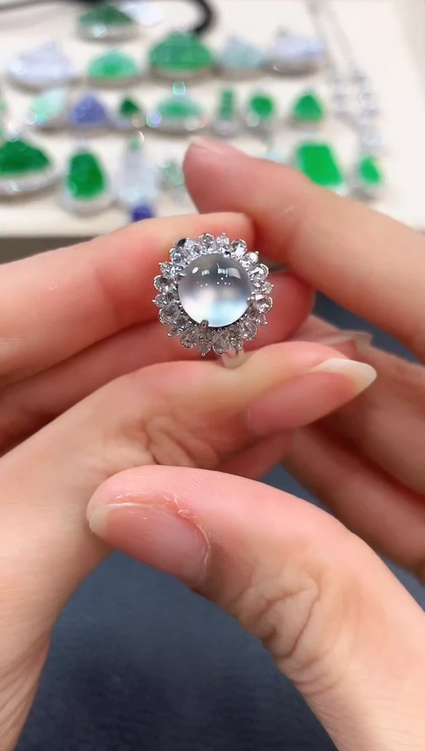 【闪购商品】翡翠戒指18K金镶嵌b133     