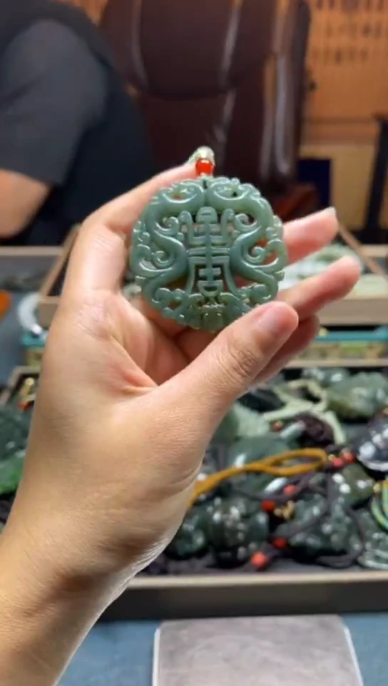 颈饰未镶嵌和田玉拍一发一