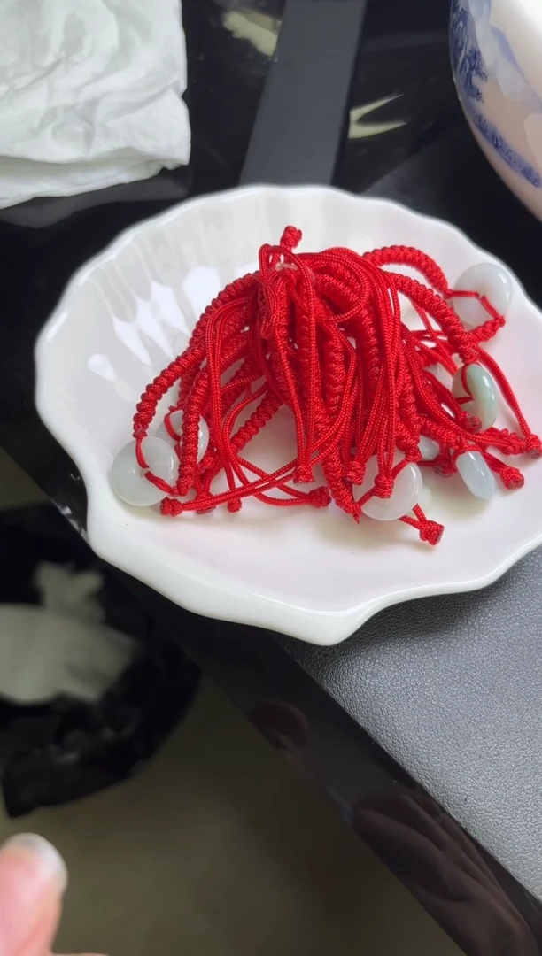 翡翠挂件未镶嵌多样性发一件——郝韵