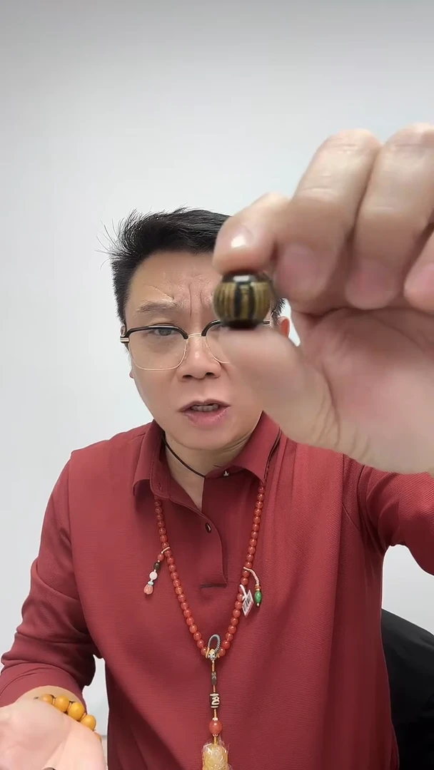 【闪购商品】琥珀裸石未镶嵌80（有瑕介意勿拍）