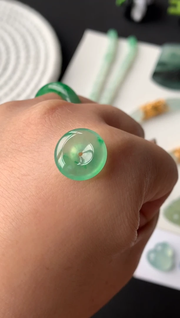 未镶嵌定制翡翠尺寸13.6*3.3