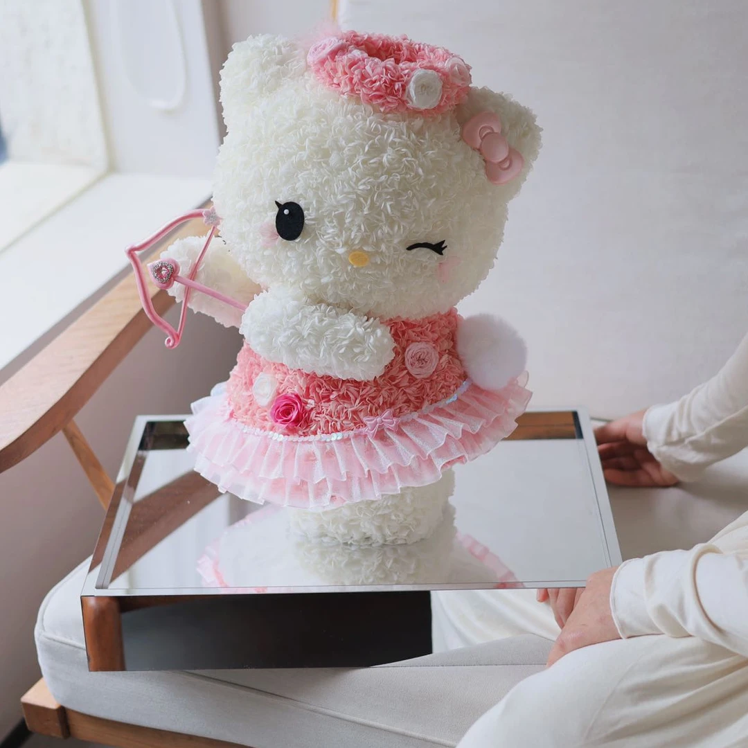 《L B D R》情人节丘比特 Hello Kitty 永生花礼盒