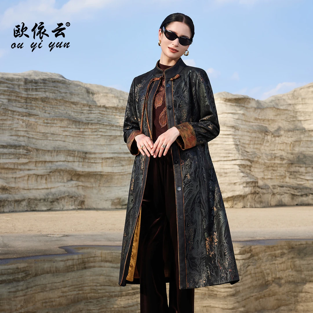 53030欧依云中老年妈妈秋装外套洋气显瘦轻奢气质风衣女2025新品