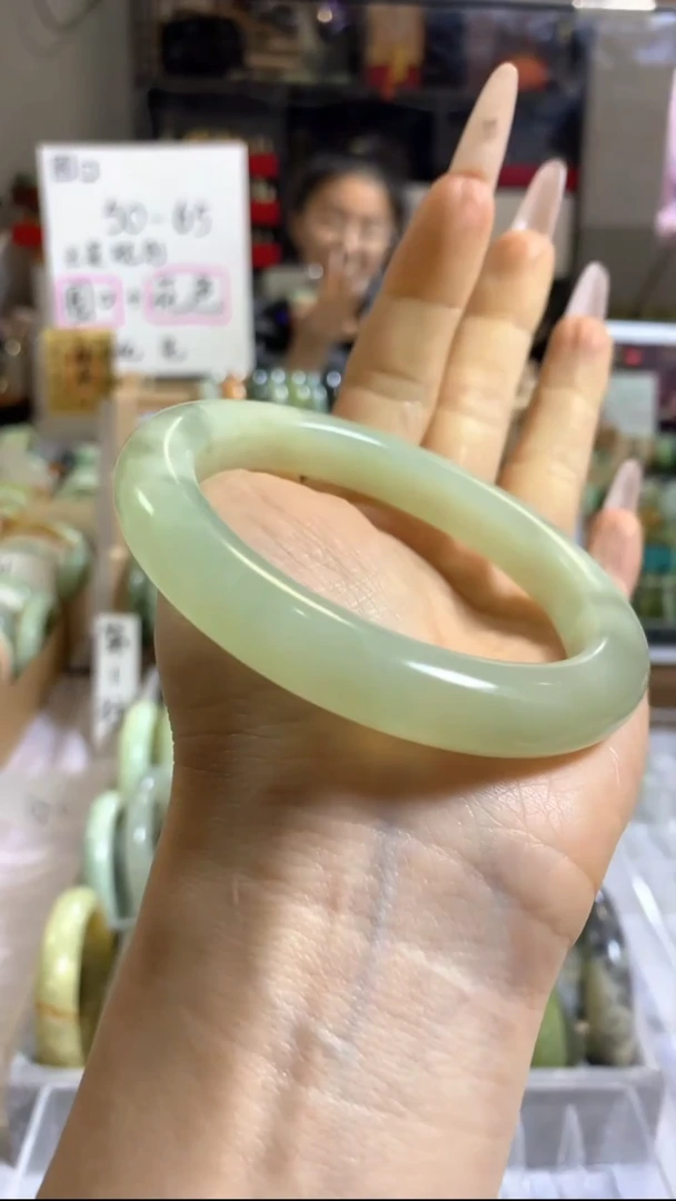 未镶嵌岫玉手镯3 60+ 包容