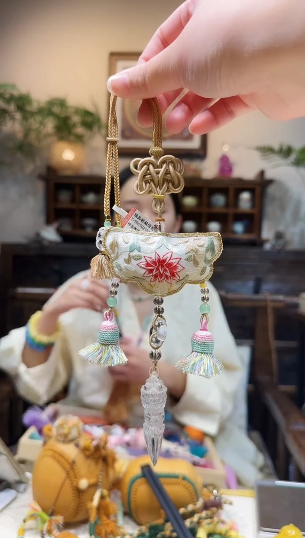 颈饰未镶嵌水晶挂件
