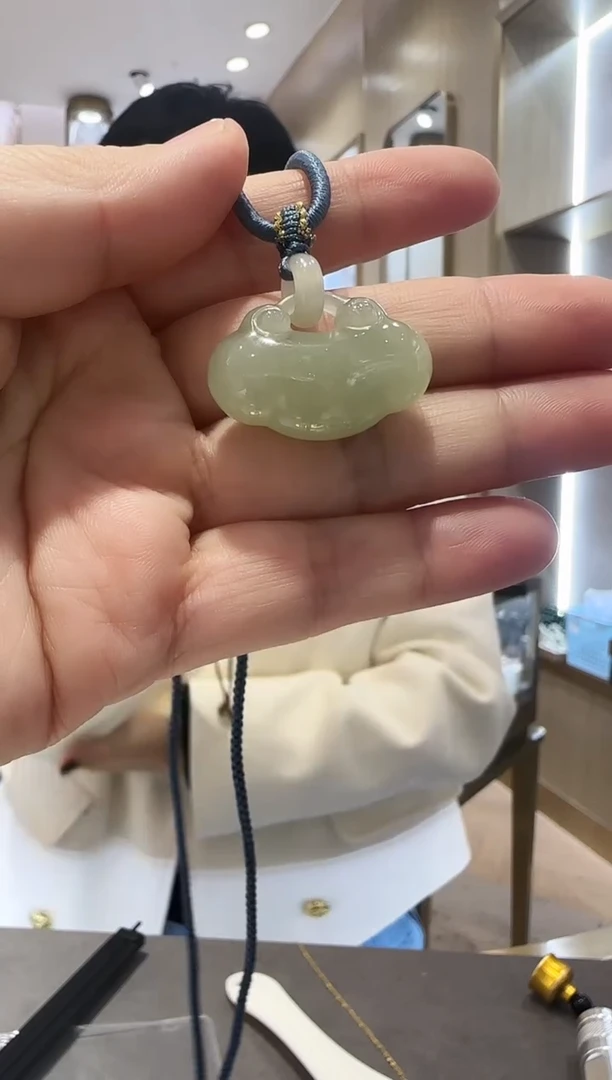 颈饰未镶嵌和田玉【70】