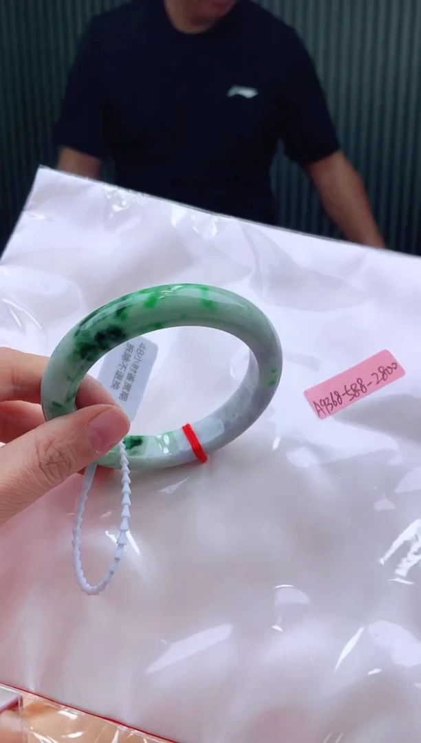 未镶嵌手镯翡翠58+