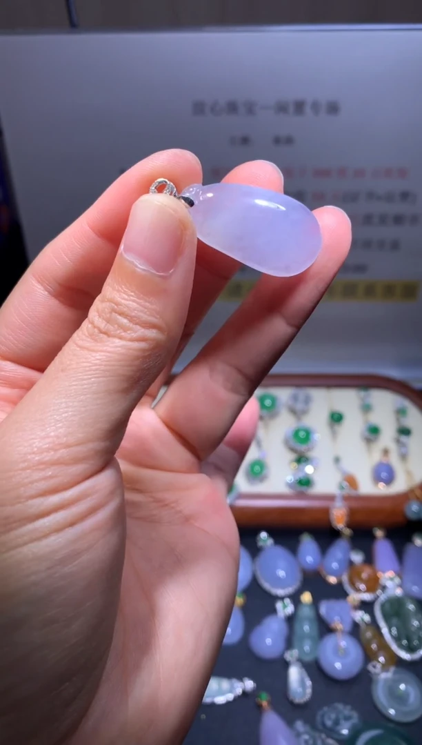 吊坠(不含链)18K金镶嵌翡翠福瓜