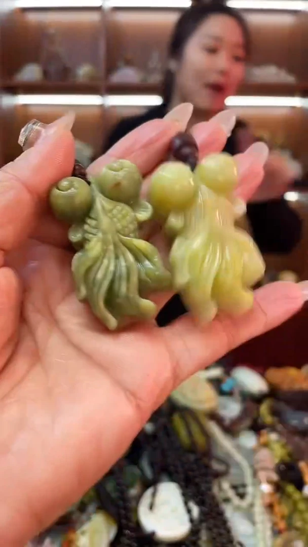 未镶嵌蛇纹石玉吊坠多样性发货，拍一发一拍二发二