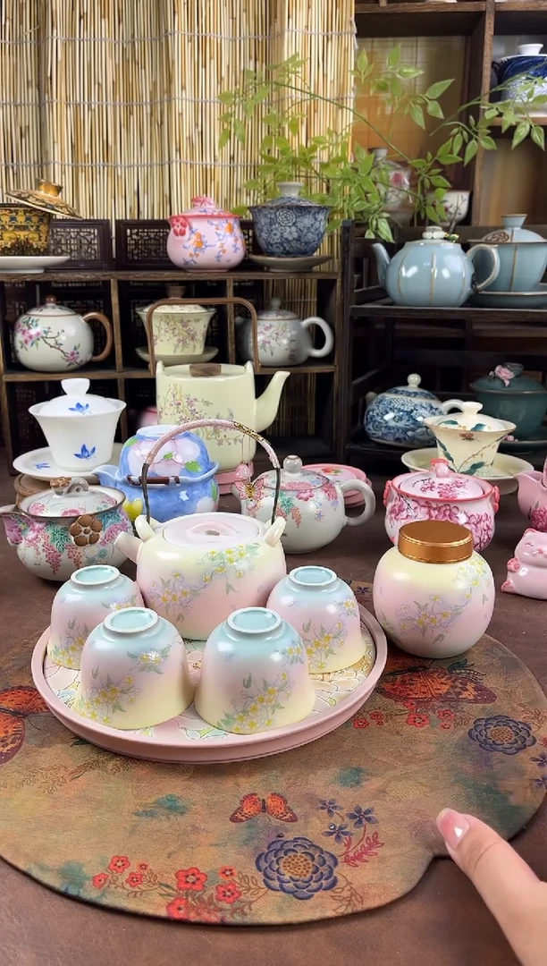 1壶4杯1个茶盘1个茶叶罐