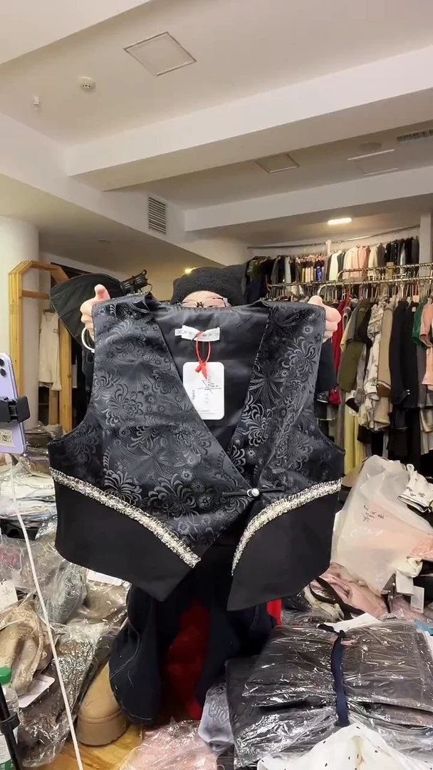 马甲       3XL码    135-145斤（福利）