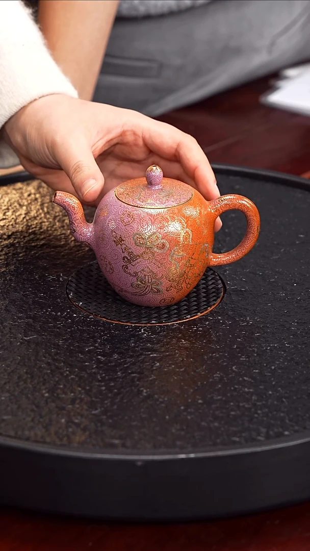 茶壶紫砂许燕  扒花美人肩117 红泥 160毫升  配王锡良墨宝