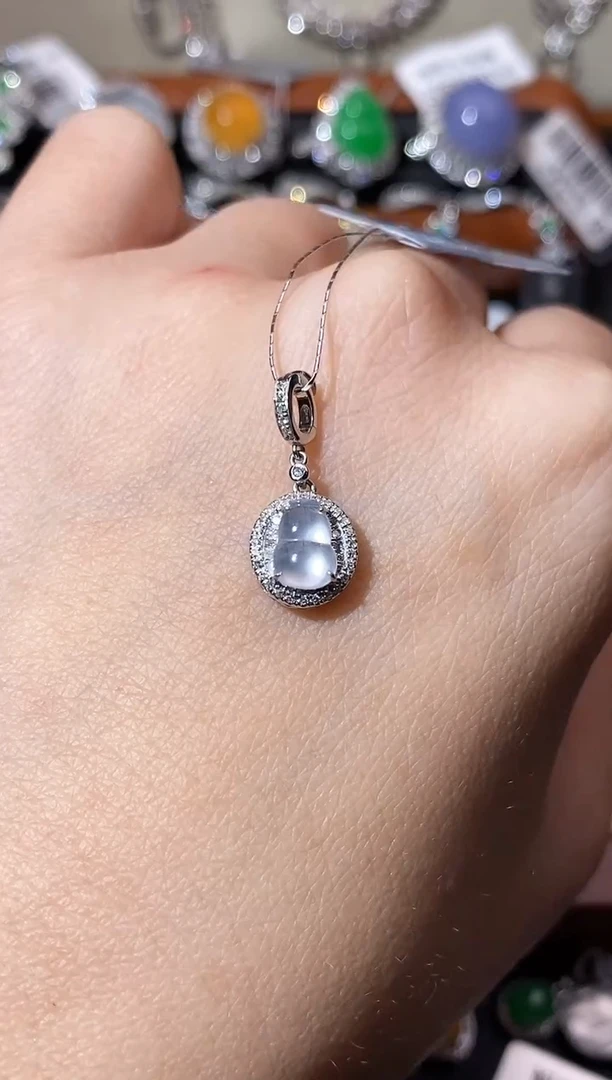 【闪购商品】翡翠颈饰18K金镶嵌吊坠