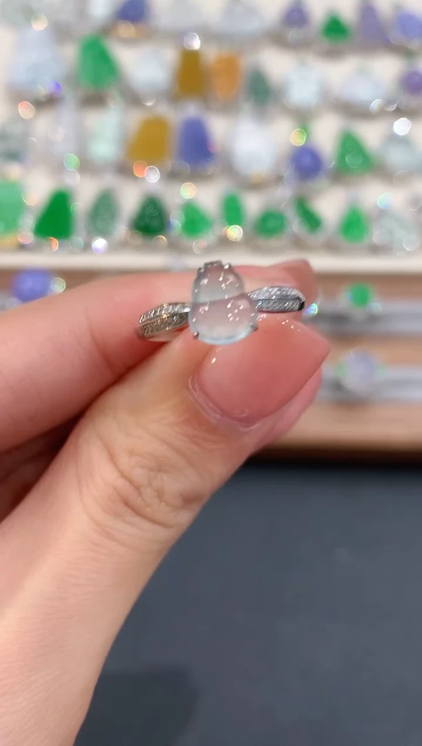 18K金镶嵌戒指翡翠a5