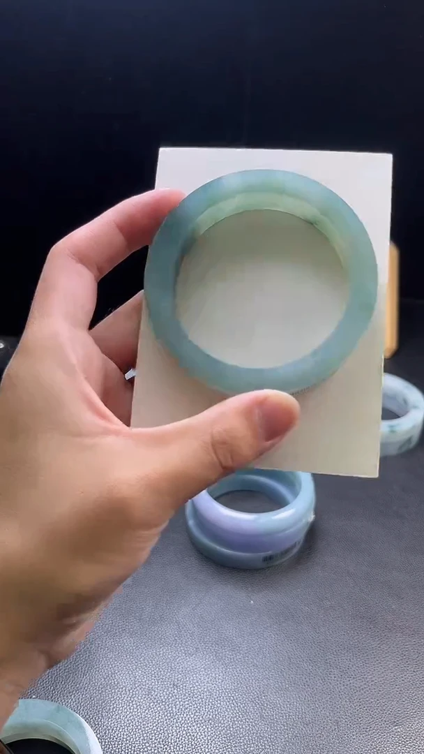 定制翡翠手镯未镶嵌大***嘻定制