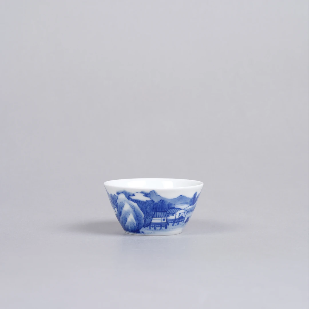 29贵和祥春山闲居图山水青花卧足杯