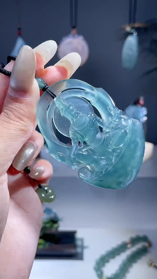 颈饰未镶嵌翡翠观音自在