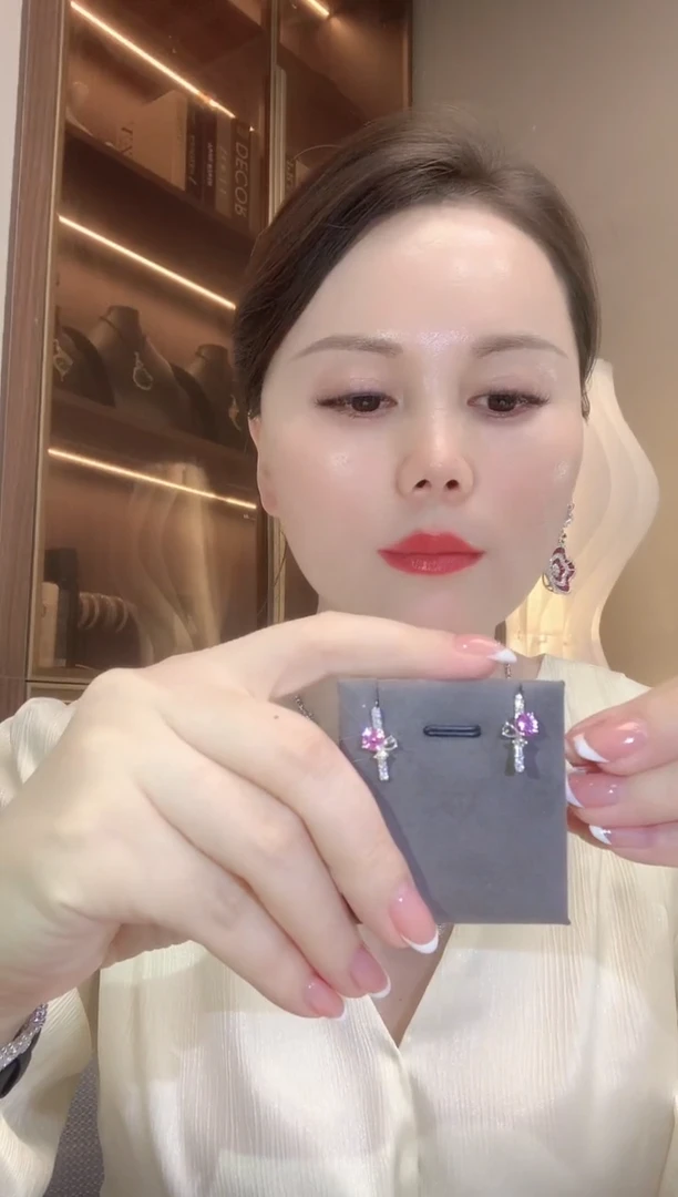 彩色蓝宝石耳饰18K金镶嵌A74