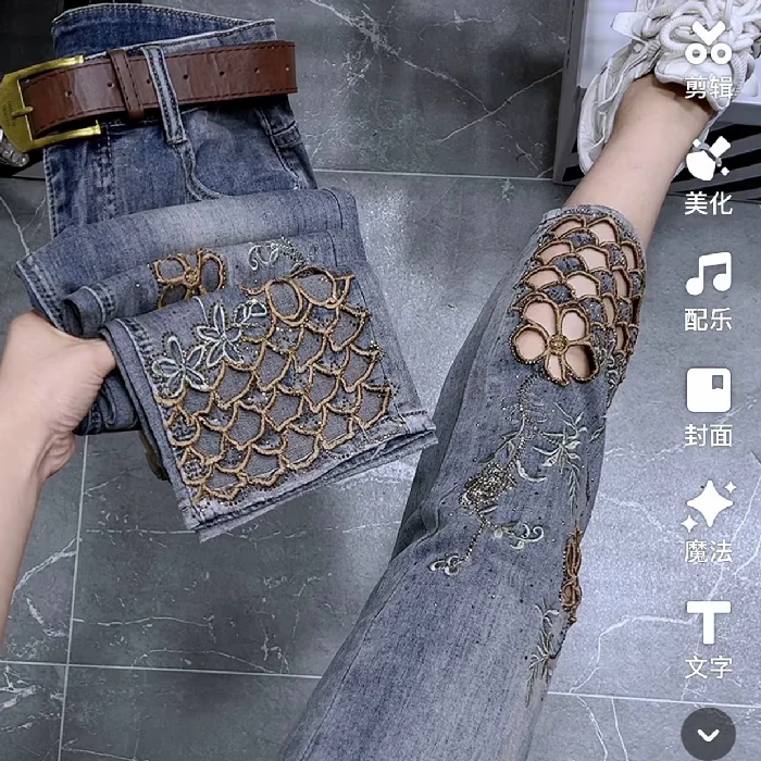 5058#重工镂空刺绣弹力牛仔八分微垮裤（无腰带）