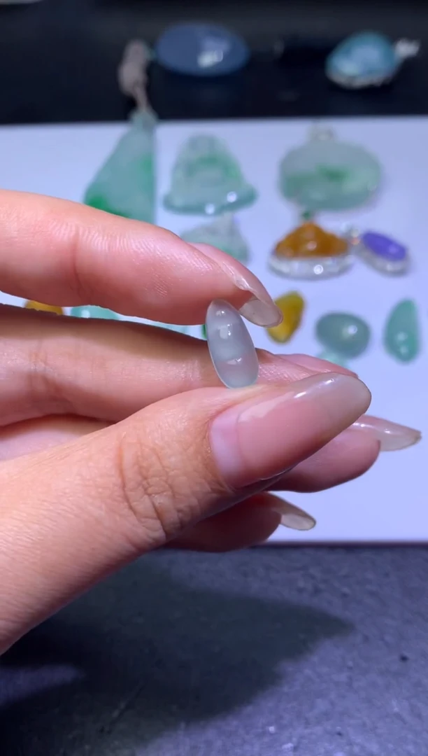 未镶嵌定制翡翠毛货