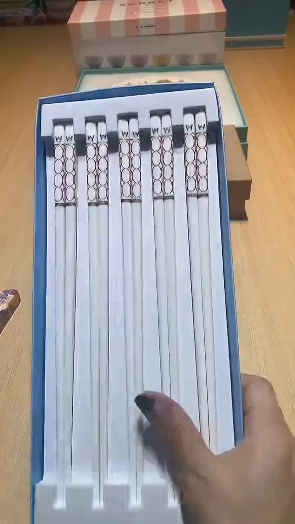 【闪购商品】瓷片锅碗瓢盆一件不剩